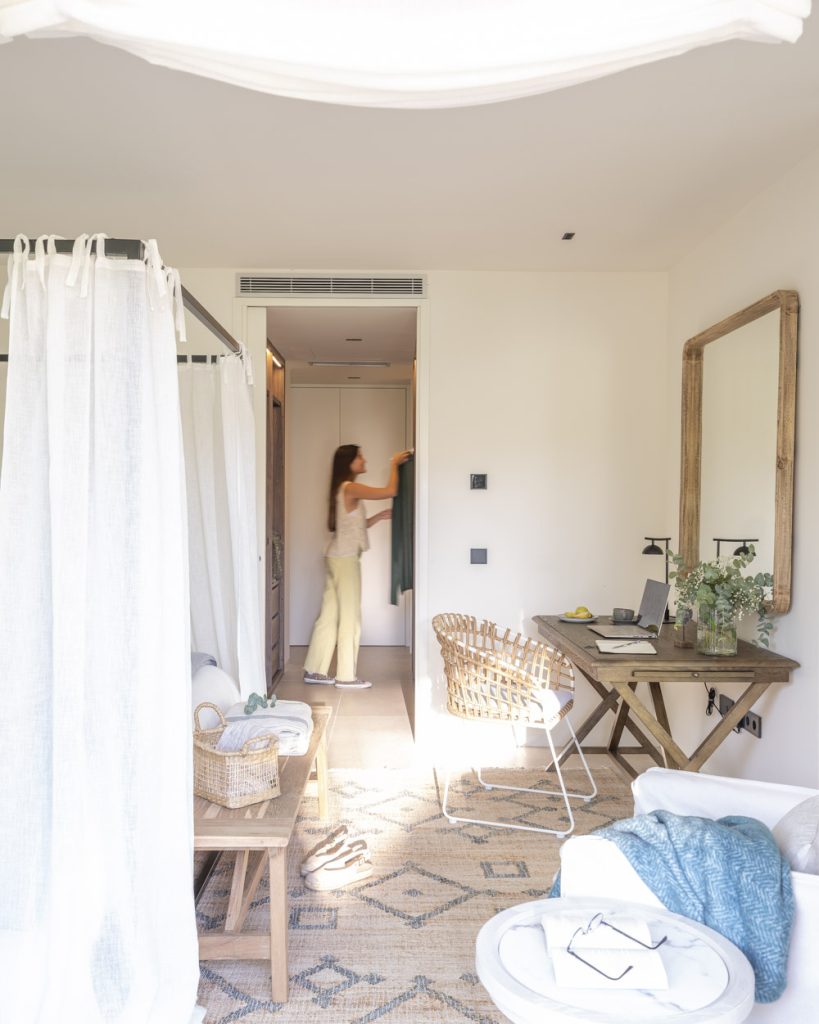 escritorio en habitación